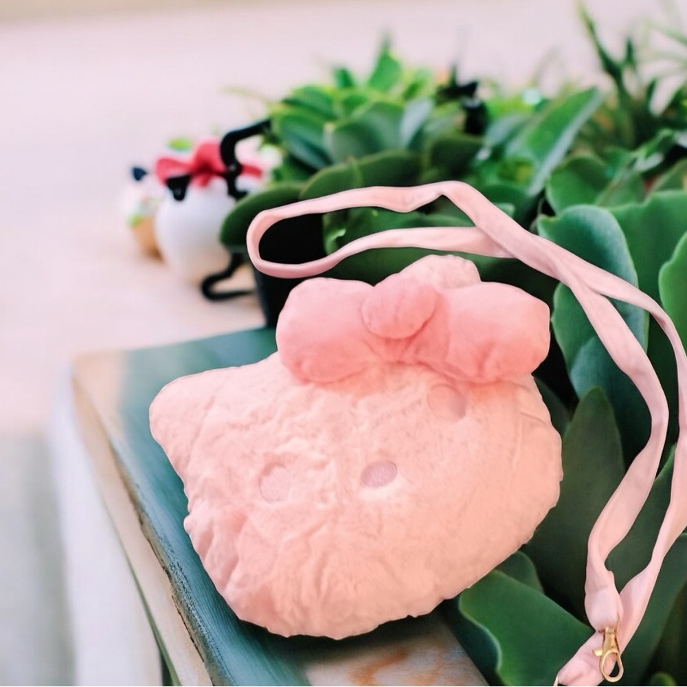 Hello Kitty Plush Crossbody, NWT